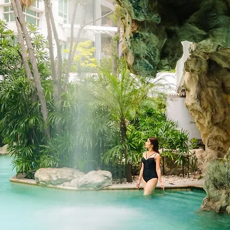 Dusit Suites Hotel Ratchadamri, Bangkok-2